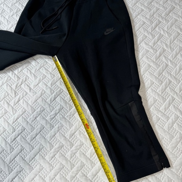 Nike Tech Fleece Black Size Small Man Woman Unisex Activwear Capris Joggers - Picture 7 of 10